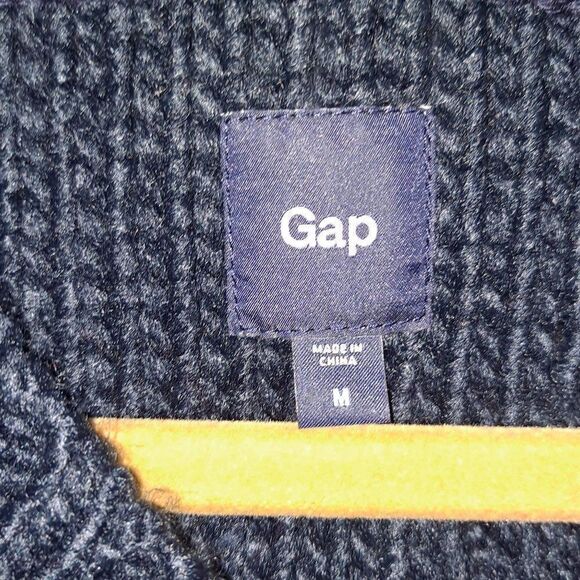 Gap Ladies V neck  sweater NWOT - Picture 7 of 11